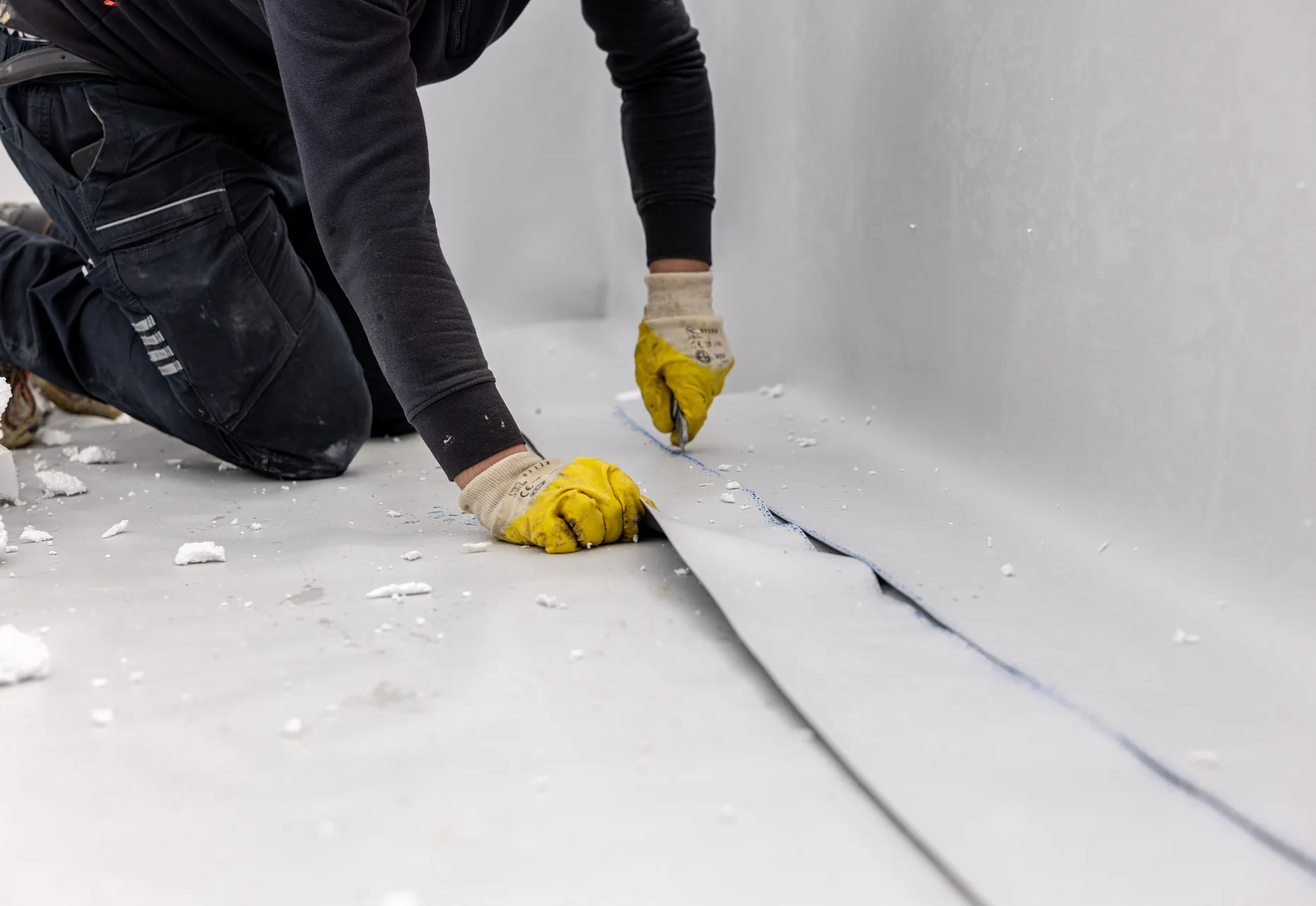 Erfahrene Experten für Flachdachsanierung, Dachabdichtung und Flachdachwartung von Industrie- und Gewerbeimmobilien.